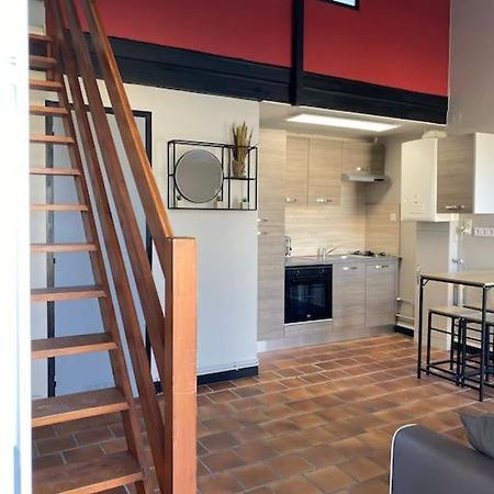 Studio Duplex Meuble Avec Place De Parking Surgères Extérieur photo