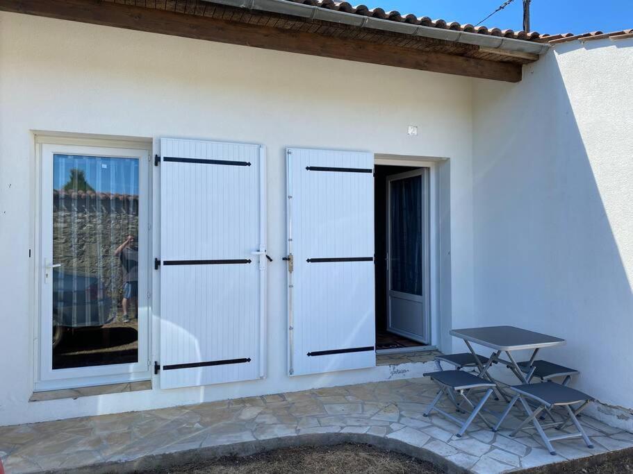 Studio Duplex Meuble Avec Place De Parking Surgères Extérieur photo